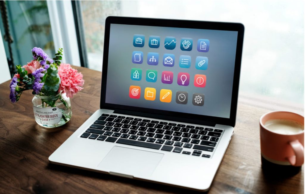 What is the difference between console and PC gaming?